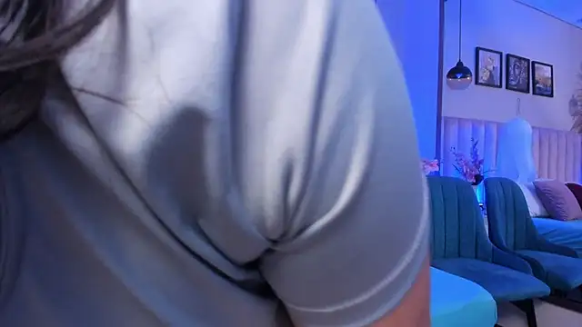 Mia monroee   online show from November 4, 2025, 12:26 pm