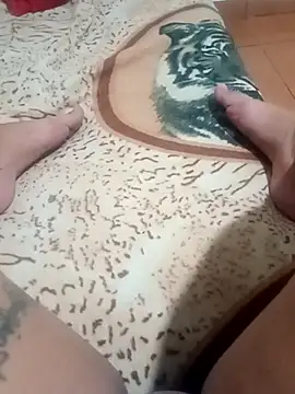 Snapshot of tutti2pbuzz chatting on October 31, 2025, 9:49 pm tutti2pbuzz online show from October 31, 2025, 9:49 pm