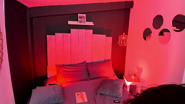 Snapshot of mia_jagger chatting on February 18, 2026, 7:54 pm mia jagger online show from February 18, 2026, 7:54 pm