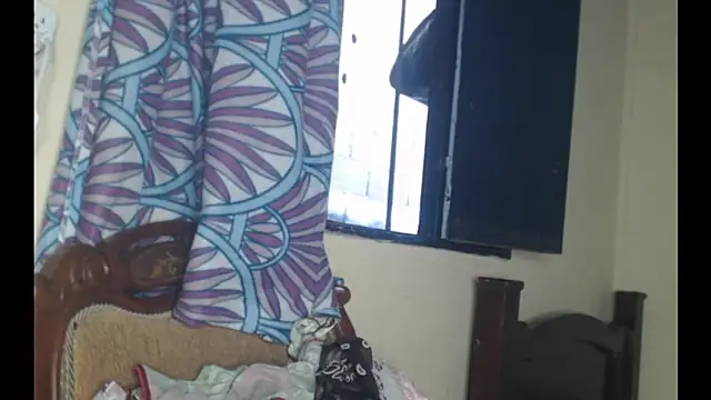 Snapshot of LilithMiller_ chatting on June 27, 2026, 12:22 pm LilithMiller online show from June 27, 2026, 12:22 pm
