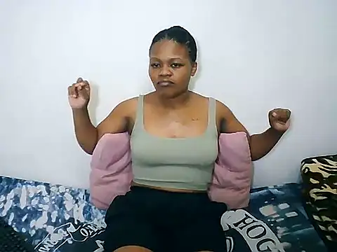 Snapshot of Pearls8 chatting on November 2, 2025, 8:11 pm Pearls8 online show from November 2, 2025, 8:11 pm