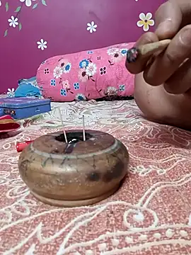 Laal Parilove online show from November 1, 2025, 8:22 pm