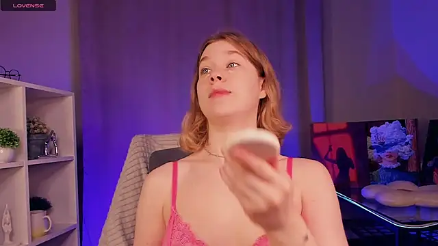 Snapshot of NicoletteTegeler chatting on November 5, 2025, 6:35 am NicoletteTegeler online show from November 5, 2025, 6:35 am