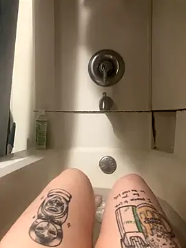 Fattysloth online show from October 31, 2025, 10:33 pm