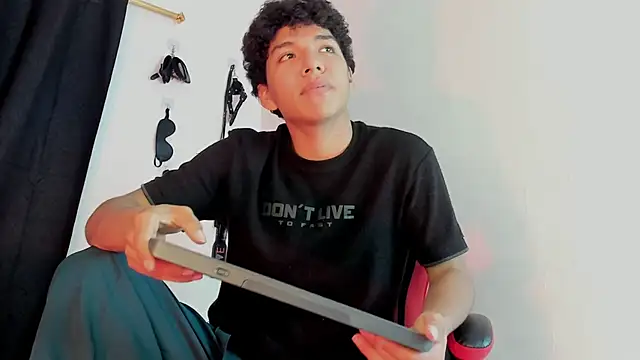 Maximiliano Khalil online show from December 5, 2025, 7:21 pm