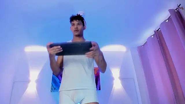 KamiSuarez online show from December 22, 2025, 6:38 pm