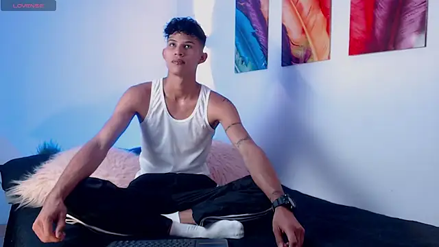 KamiSuarez online show from April 11, 2026, 6:45 pm