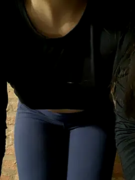 Catalina244 online show from October 28, 2025, 12:52 pm