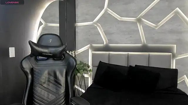 DakotaRussell  online show from January 6, 2026, 11:14 am