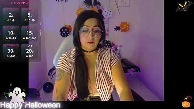 Snapshot of Alana_x_ chatting on October 31, 2025, 3:18 am Alana x online show from October 31, 2025, 3:18 am