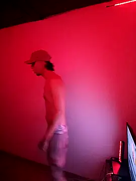 Aron Jones  online show from November 4, 2025, 1:48 am