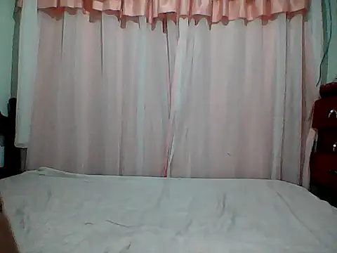 HotGiirl2025 online show from December 4, 2025, 3:05 am