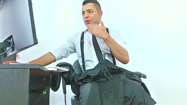 Mike Fetiche online show from January 13, 2026, 4:34 pm