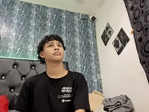 Snapshot of matewhottx18 chatting on November 3, 2025, 3:02 pm matewhottx18 online show from November 3, 2025, 3:02 pm