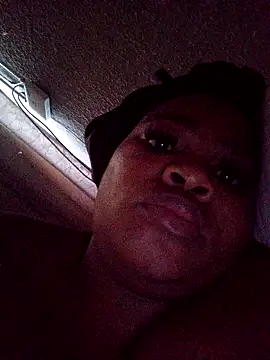 ThickLeeyanaXX online show from February 4, 2026, 7:14 am