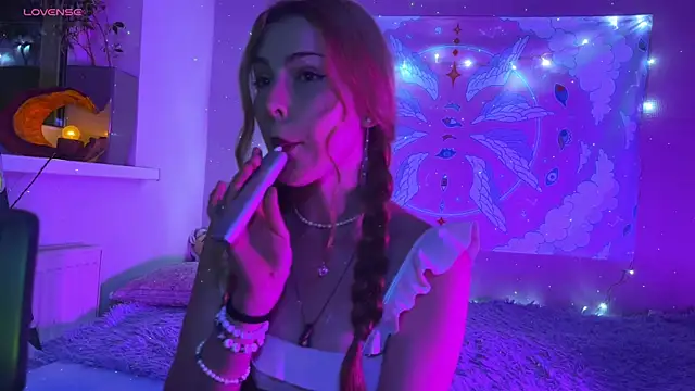 WavesMia online show from November 4, 2025, 4:50 pm