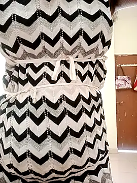 Cute Sanaaya online show from December 2, 2025, 8:41 am