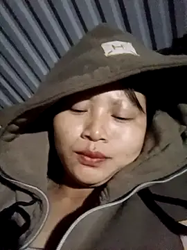 Snapshot of yoyo-mi chatting on November 1, 2025, 9:28 pm yoyo-mi online show from November 1, 2025, 9:28 pm