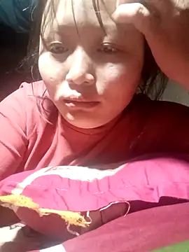 Snapshot of yoyo-mi chatting on November 4, 2025, 4:33 am yoyo-mi online show from November 4, 2025, 4:33 am