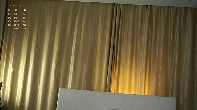 MagdalenWikle online show from November 8, 2025, 10:26 am