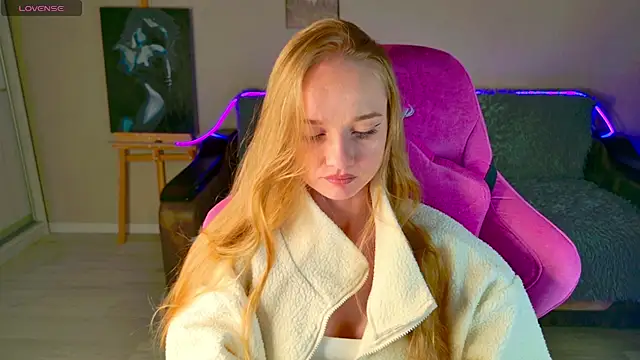 Shawty Mia online show from December 3, 2025, 2:04 pm