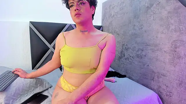 Yordan Curvyhot online show from October 31, 2025, 9:10 am