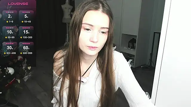 Hana Flo  online show from January 9, 2026, 2:42 pm