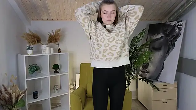 Snapshot of SeeCoonfare chatting on November 5, 2025, 10:37 am SeeCoonfare online show from November 5, 2025, 10:37 am