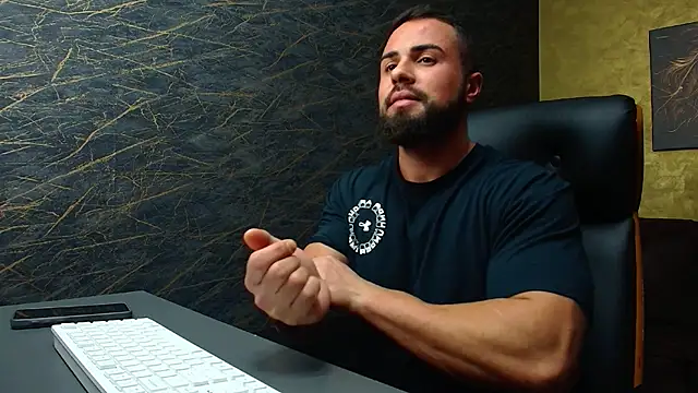 HayesWood online show from November 14, 2025, 5:39 am