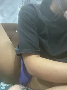 Heena Sharma982 online show from March 5, 2026, 7:32 pm