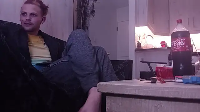 Snapshot of THOMMONSTER5299 chatting on December 13, 2025, 8:25 pm THOMMONSTER5299 online show from December 13, 2025, 8:25 pm