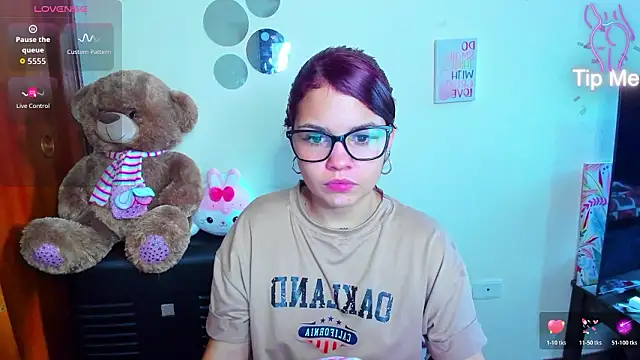 Emma boo online show from March 27, 2026, 4:18 pm