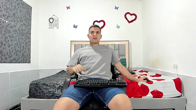 simonkeeler online show from November 1, 2025, 4:53 pm