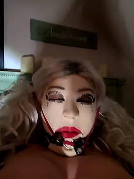 pleasser85 online show from November 4, 2025, 10:47 am