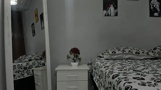 sexynova 93 online show from November 28, 2025, 8:11 pm