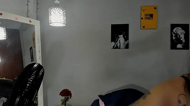 sexynova 93 online show from January 16, 2026, 7:51 pm