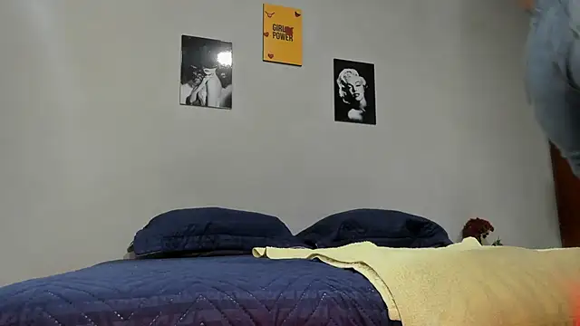 sexynova 93 online show from April 2, 2026, 7:11 pm