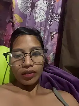 Snapshot of hottiebabe23 chatting on November 15, 2025, 4:43 am hottiebabe23 online show from November 15, 2025, 4:43 am