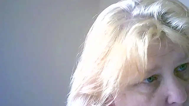 Sylviastar46 online show from November 20, 2025, 8:47 am