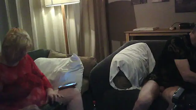 Sylviastar46 online show from December 5, 2025, 8:38 pm