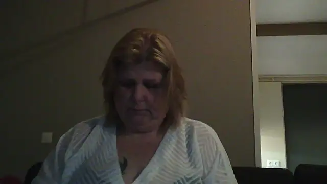 Sylviastar46 online show from February 5, 2026, 9:14 am