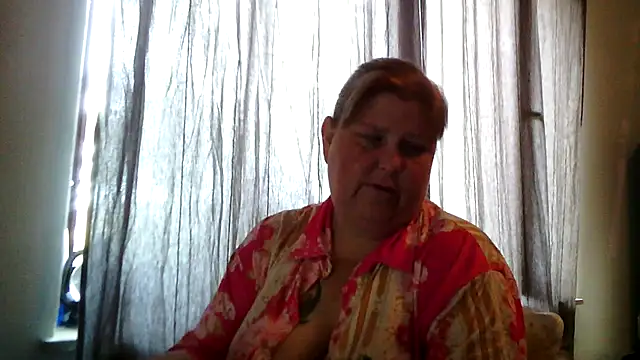 Sylviastar46 online show from June 18, 2026, 7:41 am