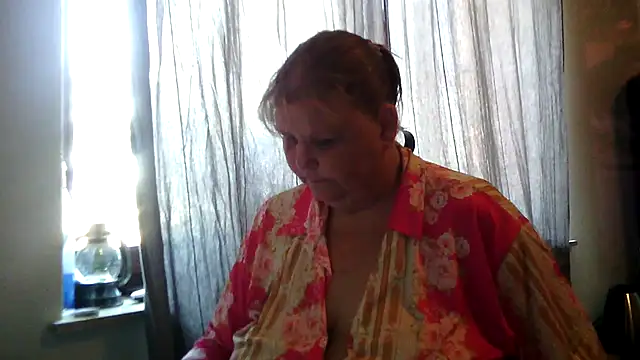 Sylviastar46 online show from June 25, 2026, 7:35 am