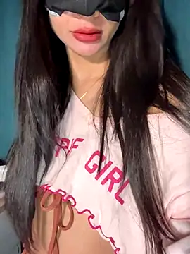 Snapshot of trinhvutrinh chatting on December 15, 2025, 1:48 pm trinhvutrinh online show from December 15, 2025, 1:48 pm