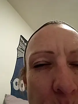 Karebearz1 online show from November 20, 2025, 2:23 am