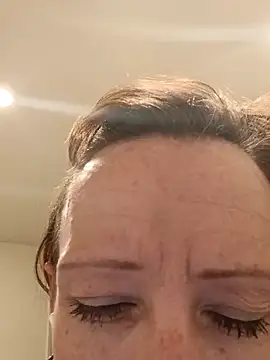 Karebearz1 online show from April 4, 2026, 11:51 am