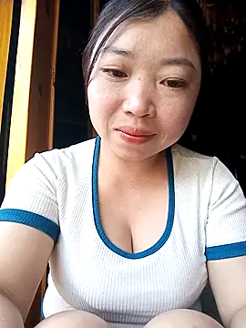 julybe online show from March 2, 2026, 8:43 am