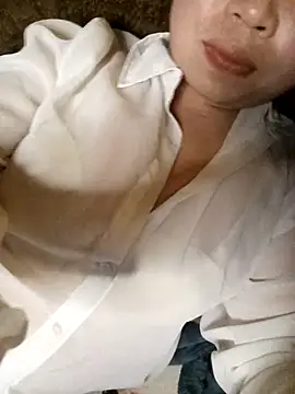 julybe online show from March 3, 2026, 6:08 am