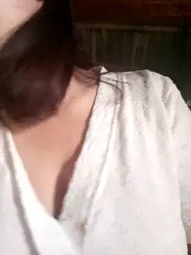 julybe online show from April 9, 2026, 11:54 pm