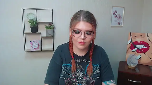 Lina ri  online show from November 10, 2025, 8:52 pm